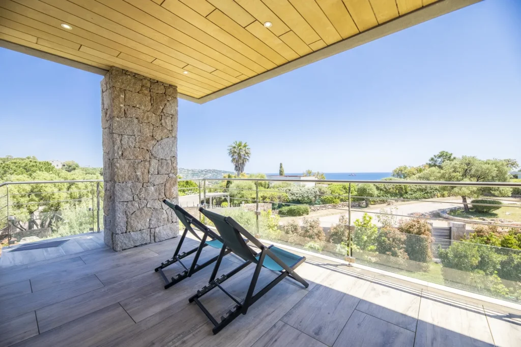 Terrasse de l’étage avec vue sur la mer